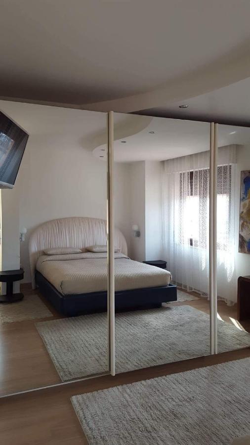 Bed and Breakfast Sole D'Oro Iun S4354 La Maddalena  Exterior foto