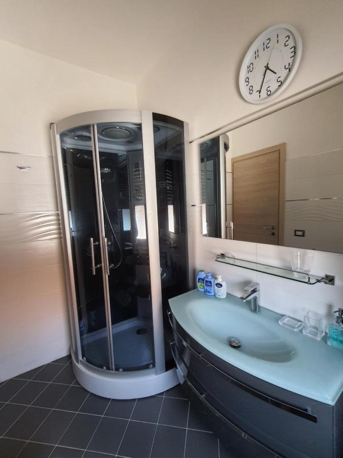 Bed and Breakfast Sole D'Oro Iun S4354 La Maddalena  Exterior foto